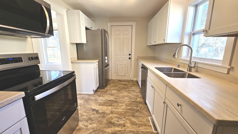 534 Center, SOUTH BELOIT, Illinois 61080, 2 Bedrooms Bedrooms, ,1 BathroomBathrooms,House,For Sale,Center,202602180