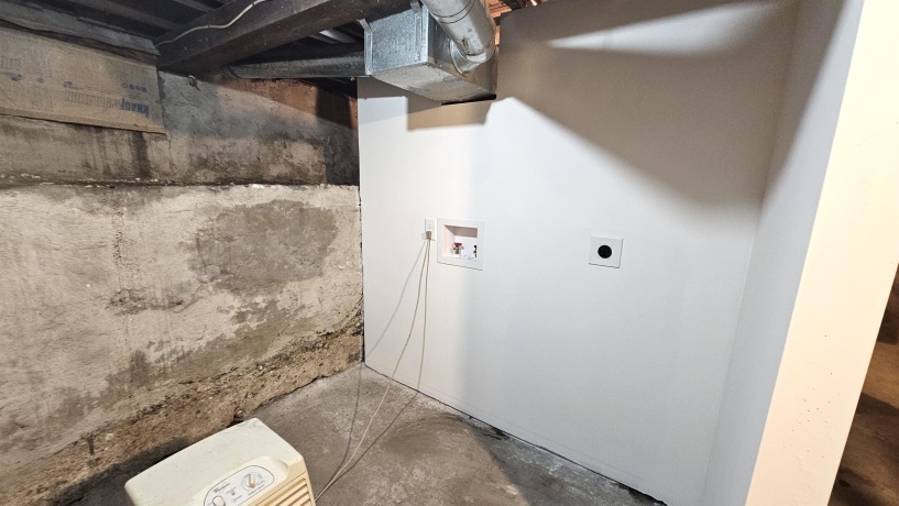 534 Center, SOUTH BELOIT, Illinois 61080, 2 Bedrooms Bedrooms, ,1 BathroomBathrooms,House,For Sale,Center,202602180