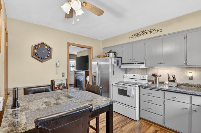 2523 - 2525 Holmes, ROCKFORD, Illinois 61108, ,2 Units,For Sale,Holmes,202602182