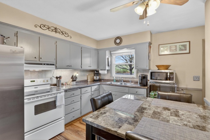 2523 - 2525 Holmes, ROCKFORD, Illinois 61108, ,2 Units,For Sale,Holmes,202602182