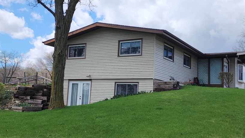 N339 Mt Hope, BRODHEAD, Illinois 53520, 3 Bedrooms Bedrooms, ,2 BathroomsBathrooms,House,For Sale,Mt Hope,202602181