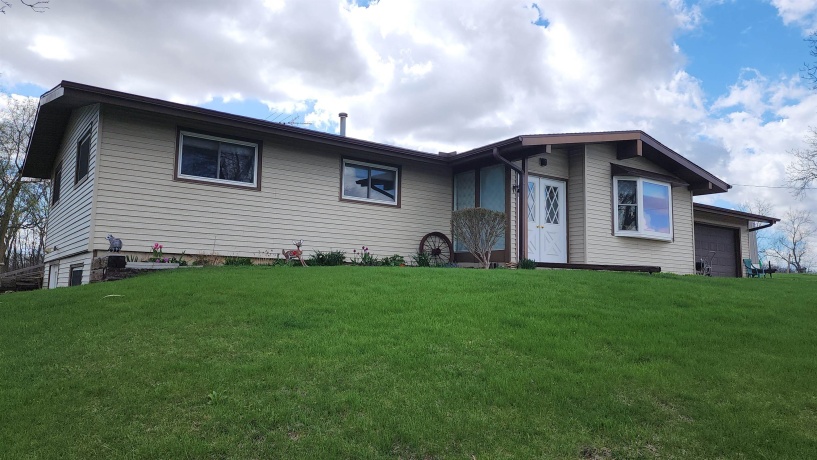 N339 Mt Hope, BRODHEAD, Illinois 53520, 3 Bedrooms Bedrooms, ,2 BathroomsBathrooms,House,For Sale,Mt Hope,202602181