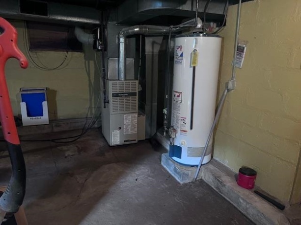 913 15th, FREEPORT, Illinois 61032, 2 Bedrooms Bedrooms, ,1 BathroomBathrooms,House,For Sale,15th,202506302