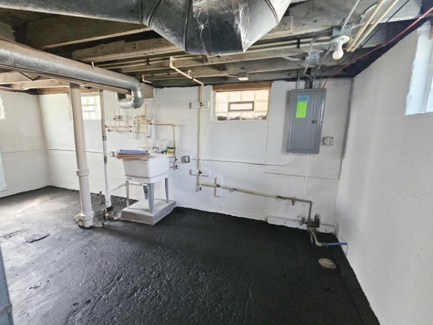 1904 Andrews, ROCKFORD, Illinois 61101, 2 Bedrooms Bedrooms, ,1 BathroomBathrooms,House,For Sale,Andrews,202602195