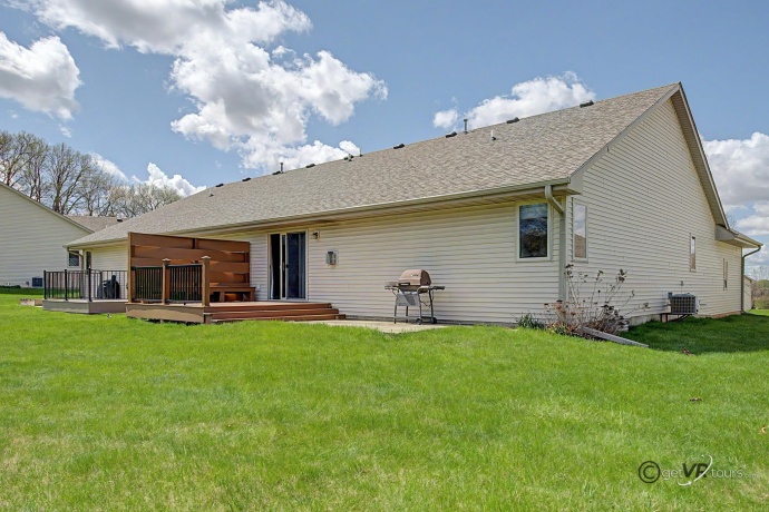 3127 Sandy Pointe, FREEPORT, Illinois 61032, 2 Bedrooms Bedrooms, ,2 BathroomsBathrooms,Condominium,For Sale,Sandy Pointe,202602196