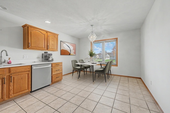 3127 Sandy Pointe, FREEPORT, Illinois 61032, 2 Bedrooms Bedrooms, ,2 BathroomsBathrooms,Condominium,For Sale,Sandy Pointe,202602196