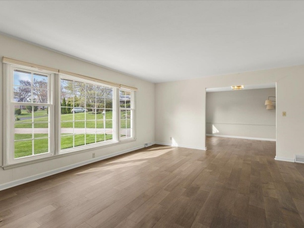 2509 Driftwood, ROCKFORD, Illinois 61107, 5 Bedrooms Bedrooms, ,2 BathroomsBathrooms,House,For Sale,Driftwood,202602202