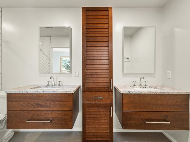 2509 Driftwood, ROCKFORD, Illinois 61107, 5 Bedrooms Bedrooms, ,2 BathroomsBathrooms,House,For Sale,Driftwood,202602202