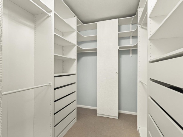 2509 Driftwood, ROCKFORD, Illinois 61107, 5 Bedrooms Bedrooms, ,2 BathroomsBathrooms,House,For Sale,Driftwood,202602202