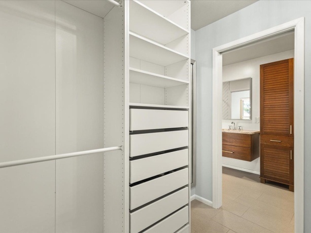 2509 Driftwood, ROCKFORD, Illinois 61107, 5 Bedrooms Bedrooms, ,2 BathroomsBathrooms,House,For Sale,Driftwood,202602202