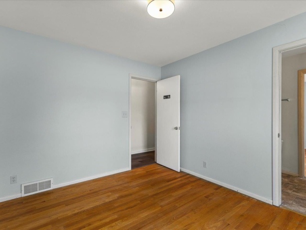 2509 Driftwood, ROCKFORD, Illinois 61107, 5 Bedrooms Bedrooms, ,2 BathroomsBathrooms,House,For Sale,Driftwood,202602202