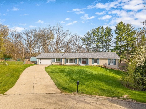 2509 Driftwood, ROCKFORD, Illinois 61107, 5 Bedrooms Bedrooms, ,2 BathroomsBathrooms,House,For Sale,Driftwood,202602202