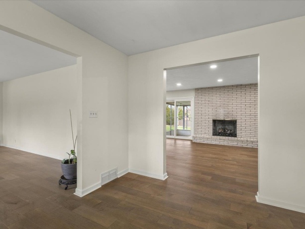 2509 Driftwood, ROCKFORD, Illinois 61107, 5 Bedrooms Bedrooms, ,2 BathroomsBathrooms,House,For Sale,Driftwood,202602202