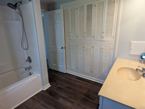 1437 Walnut, FREEPORT, Illinois 61032, 3 Bedrooms Bedrooms, ,1 BathroomBathrooms,House,For Sale,Walnut,202602203