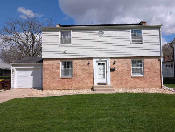 1437 Walnut, FREEPORT, Illinois 61032, 3 Bedrooms Bedrooms, ,1 BathroomBathrooms,House,For Sale,Walnut,202602203