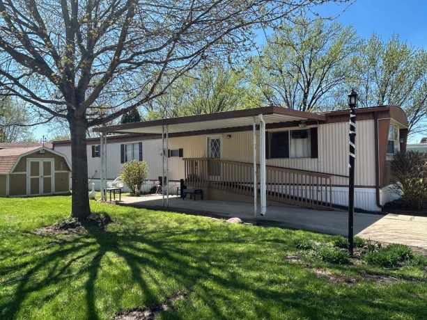 309 Lindenwood, BELVIDERE, Illinois 61008, 2 Bedrooms Bedrooms, ,1 BathroomBathrooms,House,For Sale,Lindenwood,202602205