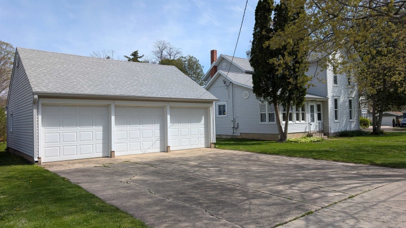210 7th, OREGON, Illinois 61061, 3 Bedrooms Bedrooms, ,1 BathroomBathrooms,House,For Sale,7th,202602206