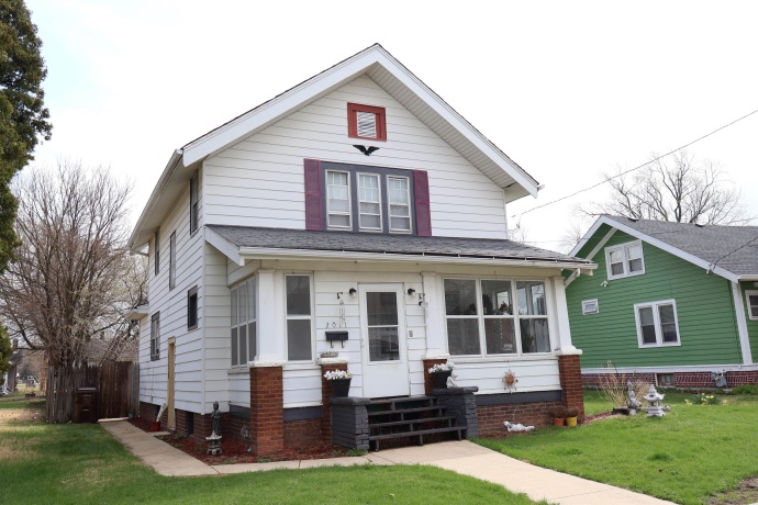 2011 Latham, ROCKFORD, Illinois 61103, 3 Bedrooms Bedrooms, ,1 BathroomBathrooms,House,For Sale,Latham,202602211