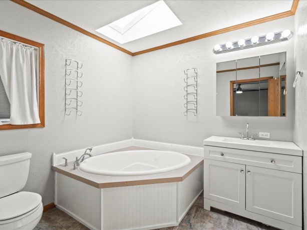 8686 Dutch Elm, ROSCOE, Illinois 61073, 3 Bedrooms Bedrooms, ,2 BathroomsBathrooms,House,For Sale,Dutch Elm,202602213