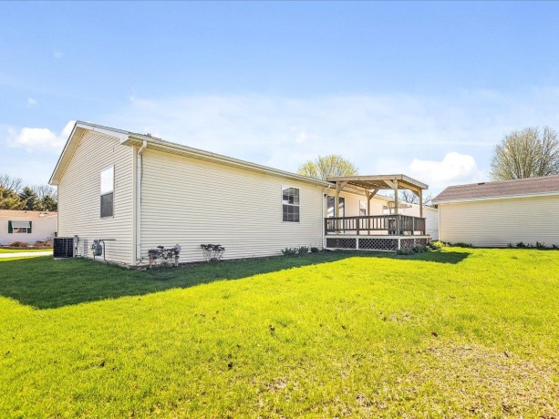 8686 Dutch Elm, ROSCOE, Illinois 61073, 3 Bedrooms Bedrooms, ,2 BathroomsBathrooms,House,For Sale,Dutch Elm,202602213