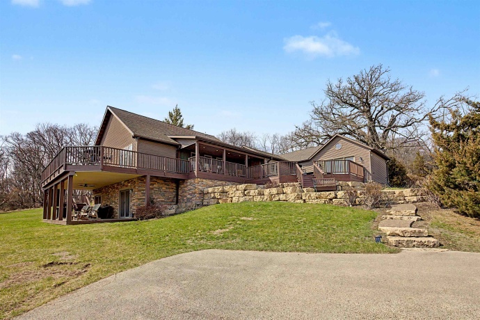 2287 Hanover, HANOVER, Illinois 61041, 4 Bedrooms Bedrooms, ,4 BathroomsBathrooms,Farm,For Sale,Hanover,202602217