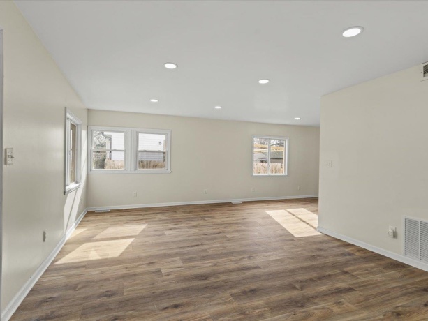 3032 Gladstone, ROCKFORD, Illinois 61101, 2 Bedrooms Bedrooms, ,1 BathroomBathrooms,House,For Sale,Gladstone,202601958