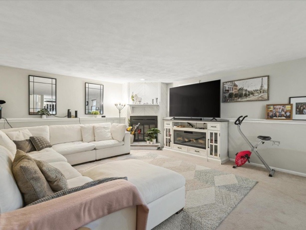 11392 Mt Vernon, ROSCOE, Illinois 61073, 4 Bedrooms Bedrooms, ,2 BathroomsBathrooms,House,For Sale,Mt Vernon,202602215