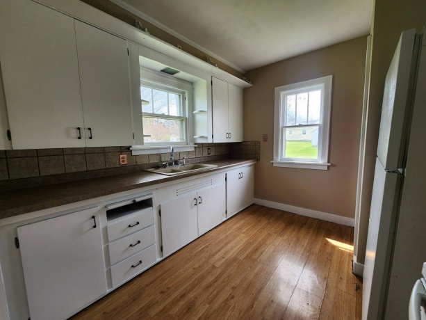 515 DEWEY, FREEPORT, Illinois 61032, 3 Bedrooms Bedrooms, ,1 BathroomBathrooms,House,For Sale,DEWEY,202602218