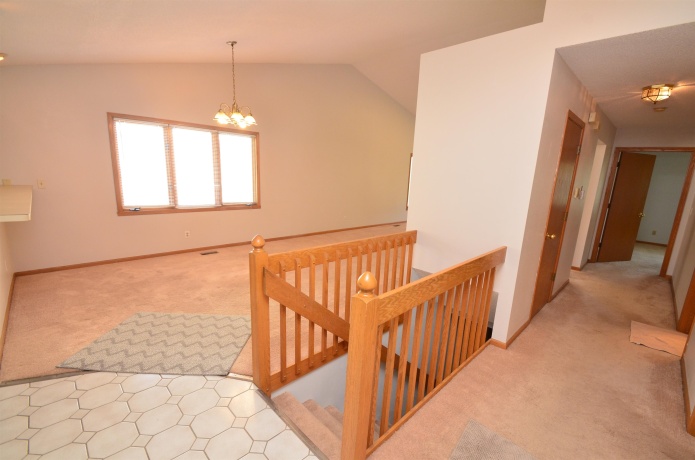 1237 Woodcreek, ROCKFORD, Illinois 61108, ,2 Units,For Sale,Woodcreek,202602220