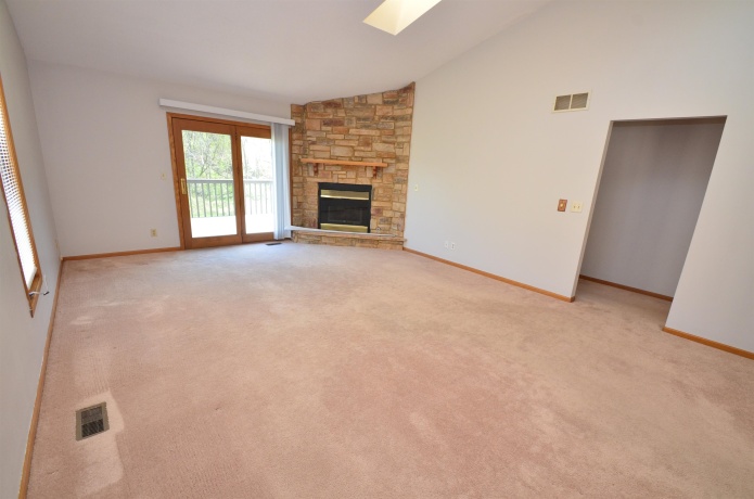 1237 Woodcreek, ROCKFORD, Illinois 61108, ,2 Units,For Sale,Woodcreek,202602220