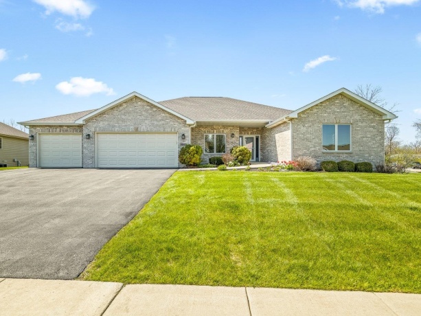 4942 Vail, CALEDONIA, Illinois 61011, 5 Bedrooms Bedrooms, ,3 BathroomsBathrooms,House,For Sale,Vail,202602226