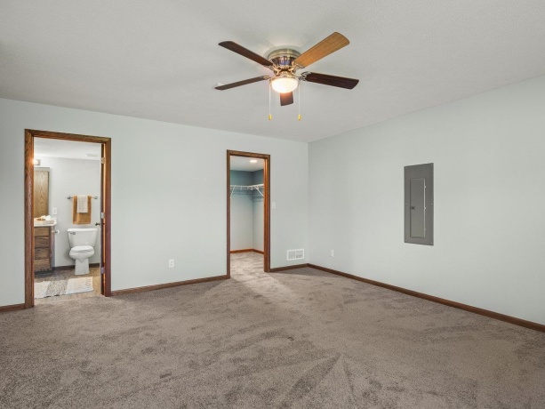 4942 Vail, CALEDONIA, Illinois 61011, 5 Bedrooms Bedrooms, ,3 BathroomsBathrooms,House,For Sale,Vail,202602226