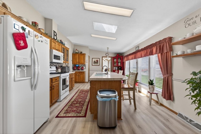 2288 Blossom, BELVIDERE, Illinois 61008, 3 Bedrooms Bedrooms, ,2 BathroomsBathrooms,House,For Sale,Blossom,202602227