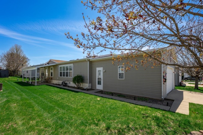 2288 Blossom, BELVIDERE, Illinois 61008, 3 Bedrooms Bedrooms, ,2 BathroomsBathrooms,House,For Sale,Blossom,202602227