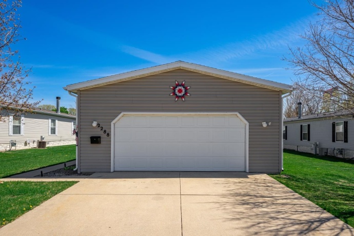 2288 Blossom, BELVIDERE, Illinois 61008, 3 Bedrooms Bedrooms, ,2 BathroomsBathrooms,House,For Sale,Blossom,202602227