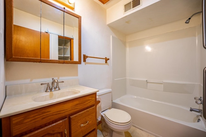 1407 Bolkinwood, FREEPORT, Illinois 61032, 4 Bedrooms Bedrooms, ,3 BathroomsBathrooms,House,For Sale,Bolkinwood,202602232