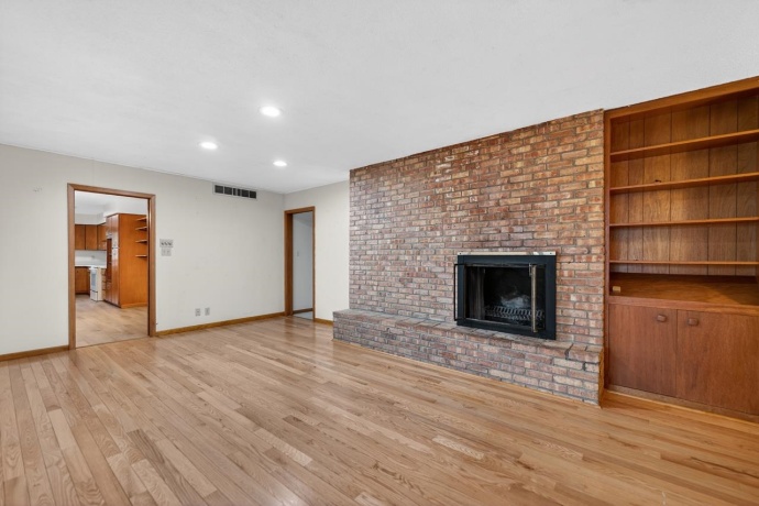 1407 Bolkinwood, FREEPORT, Illinois 61032, 4 Bedrooms Bedrooms, ,3 BathroomsBathrooms,House,For Sale,Bolkinwood,202602232