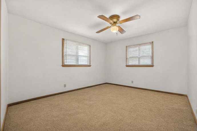 4132-4134 Crosby, ROCKFORD, Illinois 61107, ,2 Units,For Sale,Crosby,202602236