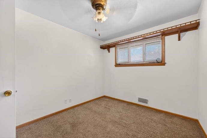 4132-4134 Crosby, ROCKFORD, Illinois 61107, ,2 Units,For Sale,Crosby,202602236