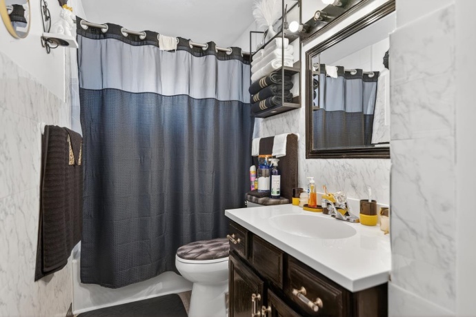 4132-4134 Crosby, ROCKFORD, Illinois 61107, ,2 Units,For Sale,Crosby,202602236