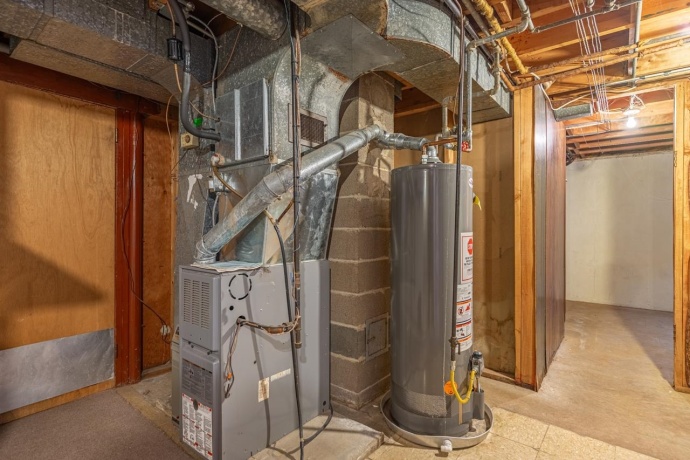 4132-4134 Crosby, ROCKFORD, Illinois 61107, ,2 Units,For Sale,Crosby,202602236