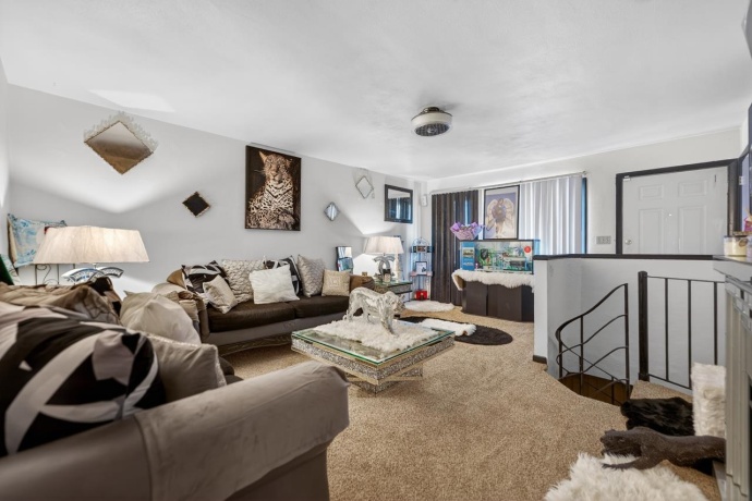 4132-4134 Crosby, ROCKFORD, Illinois 61107, ,2 Units,For Sale,Crosby,202602236