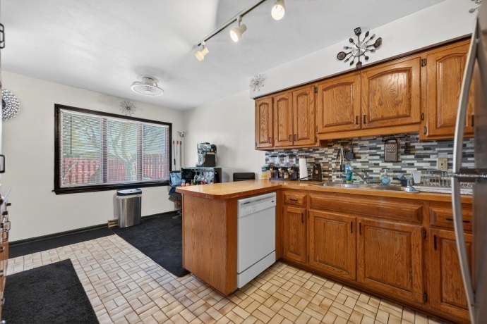 4132-4134 Crosby, ROCKFORD, Illinois 61107, ,2 Units,For Sale,Crosby,202602236