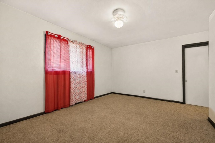 4132-4134 Crosby, ROCKFORD, Illinois 61107, ,2 Units,For Sale,Crosby,202602236