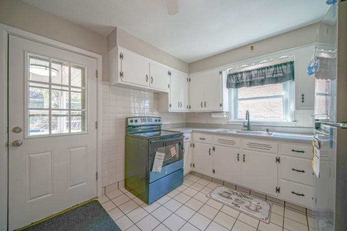 1529 Benton, ROCKFORD, Illinois 61107, 4 Bedrooms Bedrooms, ,2 BathroomsBathrooms,House,For Sale,Benton,202602238