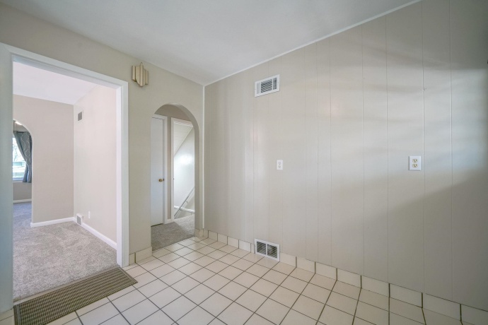 1529 Benton, ROCKFORD, Illinois 61107, 4 Bedrooms Bedrooms, ,2 BathroomsBathrooms,House,For Sale,Benton,202602238