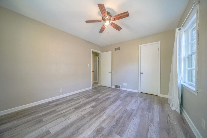 1529 Benton, ROCKFORD, Illinois 61107, 4 Bedrooms Bedrooms, ,2 BathroomsBathrooms,House,For Sale,Benton,202602238