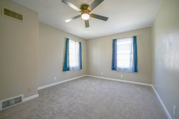 1529 Benton, ROCKFORD, Illinois 61107, 4 Bedrooms Bedrooms, ,2 BathroomsBathrooms,House,For Sale,Benton,202602238