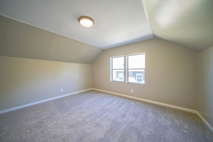 1529 Benton, ROCKFORD, Illinois 61107, 4 Bedrooms Bedrooms, ,2 BathroomsBathrooms,House,For Sale,Benton,202602238