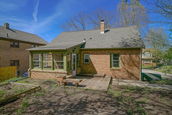 1529 Benton, ROCKFORD, Illinois 61107, 4 Bedrooms Bedrooms, ,2 BathroomsBathrooms,House,For Sale,Benton,202602238